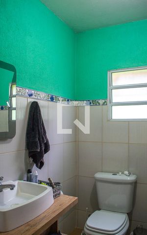 Casa à venda com 193m², 5 quartos e 2 vagas Casa à venda com 193m², 5 quartos e 2 vagasBanheiro