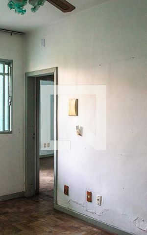 Casa à venda com 193m², 5 quartos e 2 vagas Casa à venda com 193m², 5 quartos e 2 vagasQuarto