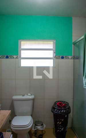 Casa à venda com 193m², 5 quartos e 2 vagas Casa à venda com 193m², 5 quartos e 2 vagasBanheiro
