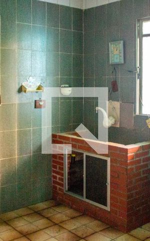 Casa à venda com 193m², 5 quartos e 2 vagas Casa à venda com 193m², 5 quartos e 2 vagasDetalhe da area de serviço
