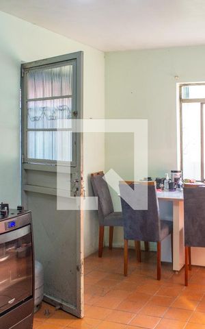 Casa à venda com 193m², 5 quartos e 2 vagas Casa à venda com 193m², 5 quartos e 2 vagasÁrea de Serviço