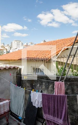 Casa à venda com 486m², 4 quartos e 5 vagas Casa à venda com 486m², 4 quartos e 5 vagasQuarto de Serviço