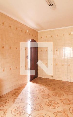 Casa para alugar com 320m², 3 quartos e 4 vagas Casa para alugar com 320m², 3 quartos e 4 vagasCozinha