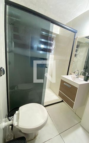 Apartamento à venda com 64m², 2 quartos e 1 vaga Apartamento à venda com 64m², 2 quartos e 1 vagaBanheiro