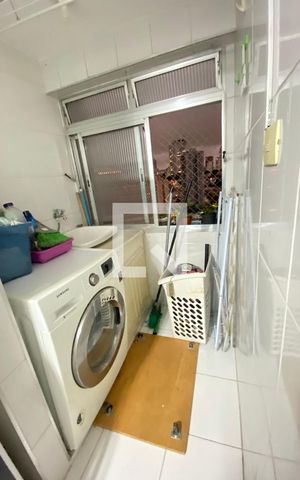 Apartamento à venda com 64m², 2 quartos e 1 vaga Apartamento à venda com 64m², 2 quartos e 1 vagaÁrea de Serviço