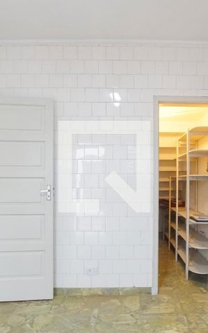 Casa à venda com 200m², 5 quartos e 4 vagasCozinha 