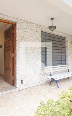 Casa à venda com 200m², 5 quartos e 4 vagasÁrea comum