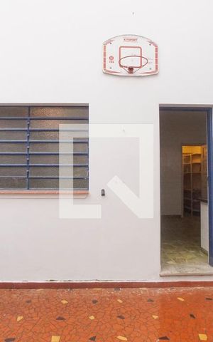 Casa à venda com 200m², 5 quartos e 4 vagasÁrea comum