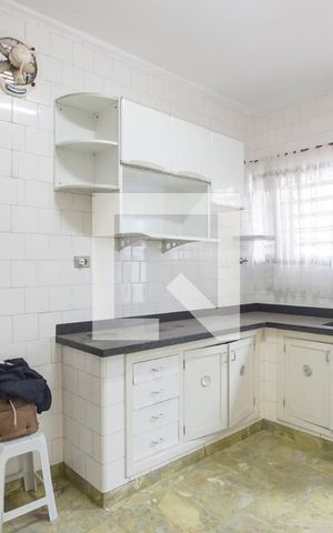 Casa à venda com 200m², 5 quartos e 4 vagasCozinha 