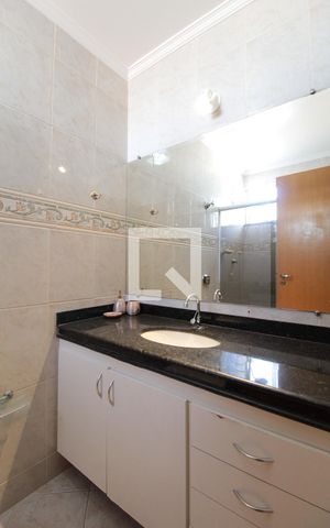 Apartamento à venda com 175m², 4 quartos e 3 vagasBanheiro da Suíte 2