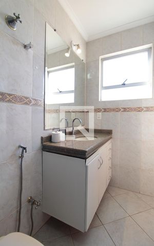 Apartamento à venda com 175m², 4 quartos e 3 vagasBanheiro da Suíte 1