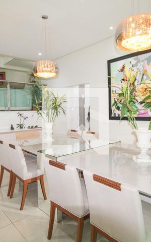 Casa para alugar com 416m², 4 quartos e 4 vagas Casa para alugar com 416m², 4 quartos e 4 vagasSala