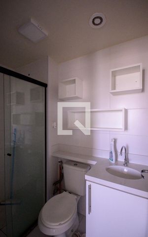 Apartamento à venda com 34m², 2 quartos e sem vaga Apartamento à venda com 34m², 2 quartos e sem vagaBanheiro