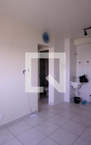 Apartamento à venda com 34m², 2 quartos e sem vaga Apartamento à venda com 34m², 2 quartos e sem vagaSala/Cozinha