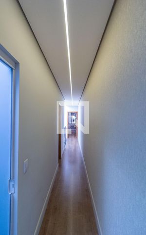 Casa à venda com 160m², 3 quartos e 2 vagasCorredor
