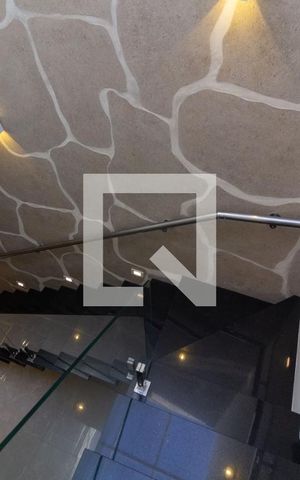 Casa à venda com 160m², 3 quartos e 2 vagasEscada