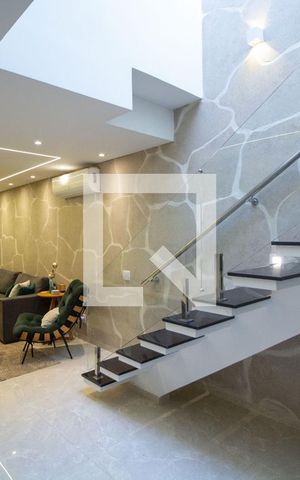 Casa à venda com 160m², 3 quartos e 2 vagasSala