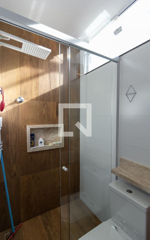 Casa à venda com 160m², 3 quartos e 2 vagasBanheiro da Suíte 2