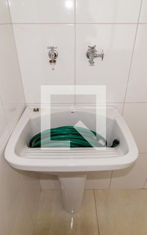 Casa à venda com 148m², 4 quartos e 3 vagas Casa à venda com 148m², 4 quartos e 3 vagasDetalhe - Área de Serviço