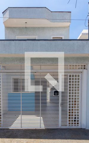 Casa à venda com 148m², 4 quartos e 3 vagas Casa à venda com 148m², 4 quartos e 3 vagasFachada