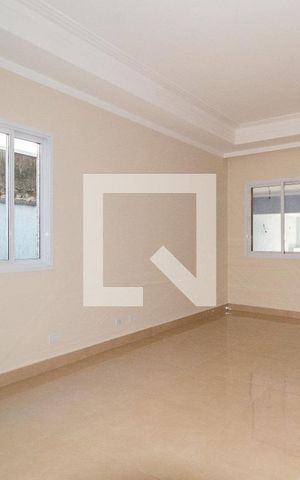 Casa à venda com 148m², 4 quartos e 3 vagas Casa à venda com 148m², 4 quartos e 3 vagasSala