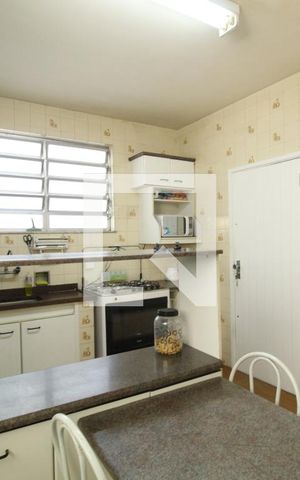 Casa à venda com 342m², 3 quartos e 7 vagasCozinha