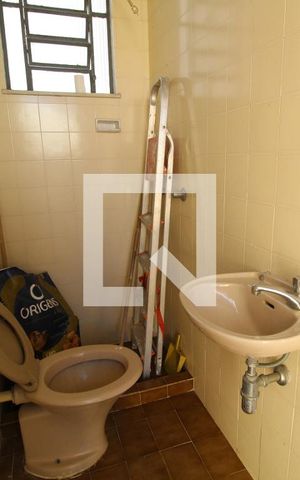Casa à venda com 342m², 3 quartos e 7 vagasÁrea de serviço - Quarto e banheiro