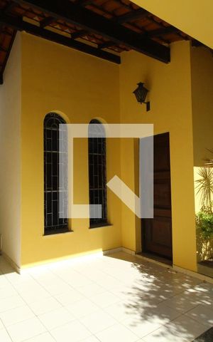 Casa à venda com 342m², 3 quartos e 7 vagasFrente da casa