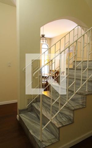 Casa à venda com 342m², 3 quartos e 7 vagasSala