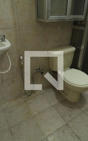 Casa à venda com 342m², 3 quartos e 7 vagasEdícula - Banheiro da suíte