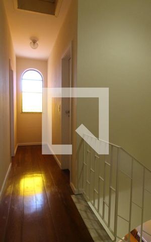 Casa à venda com 342m², 3 quartos e 7 vagasCorredor