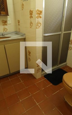Casa à venda com 342m², 3 quartos e 7 vagasBanheiro social