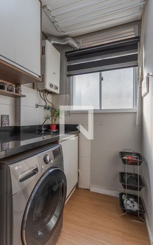 Apartamento à venda com 44m², 2 quartos e 1 vaga Apartamento à venda com 44m², 2 quartos e 1 vagaCozinha e Área de Serviço