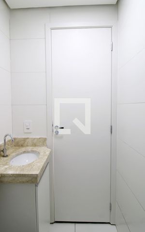 Apartamento para alugar com 38m², 2 quartos e sem vagaBanheiro