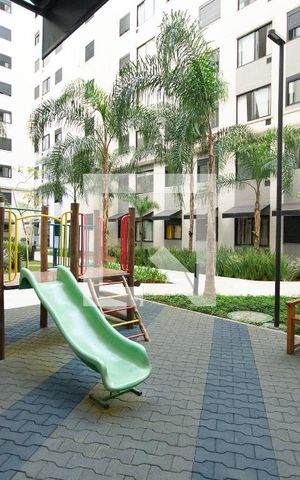 Apartamento à venda com 33m², 2 quartos e sem vaga Apartamento à venda com 33m², 2 quartos e sem vagaÁrea comum - Playground