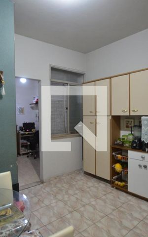 Casa à venda com 110m², 4 quartos e 1 vagaCopa