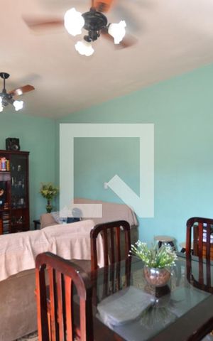 Casa à venda com 110m², 4 quartos e 1 vagaSala