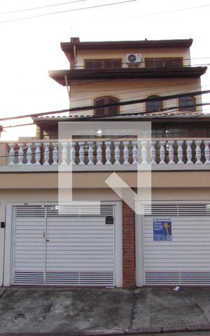Casa para alugar com 187m², 4 quartos e 2 vagasFachada