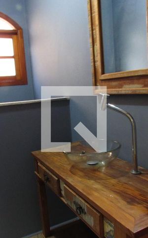 Casa para alugar com 187m², 4 quartos e 2 vagasLavabo