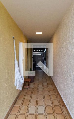 Casa à venda com 175m², 3 quartos e 2 vagas Casa à venda com 175m², 3 quartos e 2 vagasCorredor