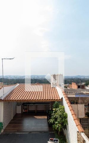 Casa à venda com 175m², 3 quartos e 2 vagas Casa à venda com 175m², 3 quartos e 2 vagasVista