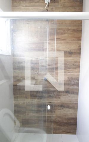Casa para alugar com 70m², 2 quartos e 2 vagasBanheiro Social