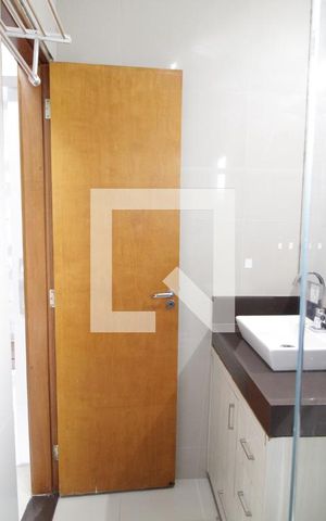 Casa para alugar com 70m², 2 quartos e 2 vagasBanheiro Social