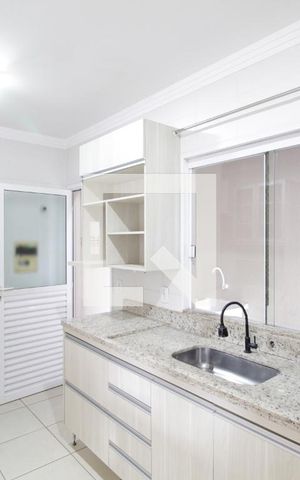 Casa para alugar com 70m², 2 quartos e 2 vagasCozinha