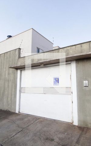 Casa para alugar com 70m², 2 quartos e 2 vagasFachada