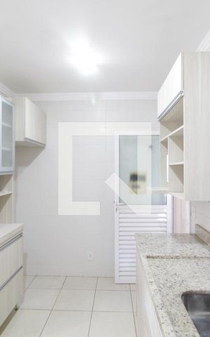Casa para alugar com 70m², 2 quartos e 2 vagasCozinha