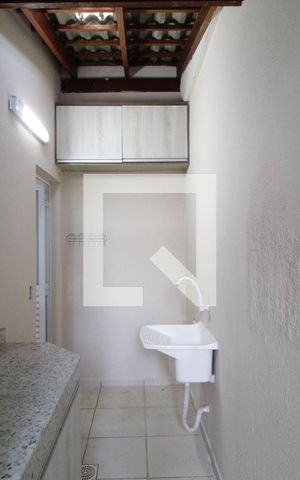 Casa para alugar com 70m², 2 quartos e 2 vagasÁrea de Serviço