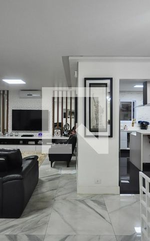 Casa para alugar com 350m², 5 quartos e 4 vagas Casa para alugar com 350m², 5 quartos e 4 vagasSala