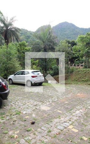 Casa à venda com 1400m², 3 quartos e 6 vagasEstacionamento