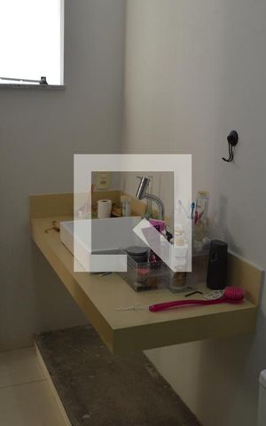 Casa de condomínio para alugar com 320m², 5 quartos e 2 vagasBanheiro da Suíte 3